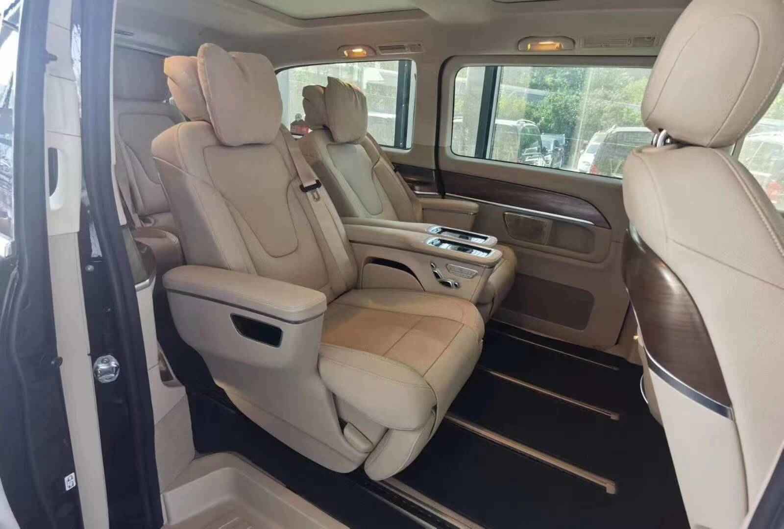 北京租奔驰系列商务车一天价格 租车电话：400-900-9904