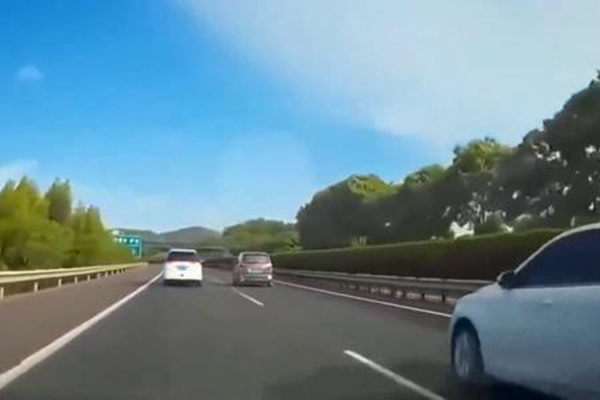 如何高速安全超车? 如何高速安全超车?