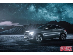 在恶劣天气里开车 一定要注意安全 在恶劣天气里开车 一定要注意安全