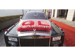 劳斯莱斯婚车租赁多少钱一天？价格在5000~20000之间