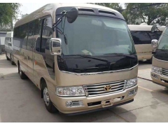 北京中巴客车租赁价格表,10~20人左右中巴带司机租一天多少钱
